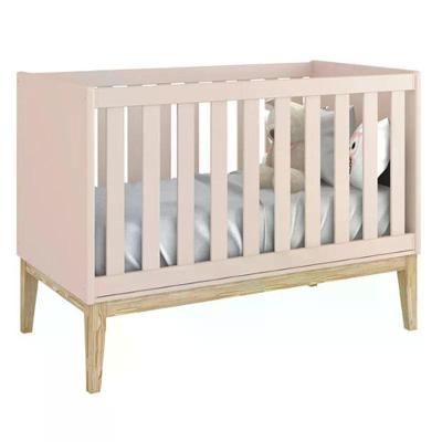 Berço Classic Transforma-se em Mini Cama Padrão Americano Rosa Fosco com Pés Madeira Natural Reller