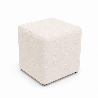 Puff Fixo Saraí Boucle Plus Off White com Pés Palito Revestimento em Couro Sintético Sallar Home