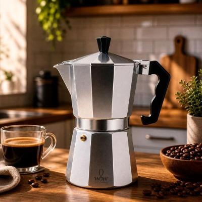 Cafeteira Italiana Moka 6 Xícaras de Alumínio para Café Espresso no Fogão a Gás Prata