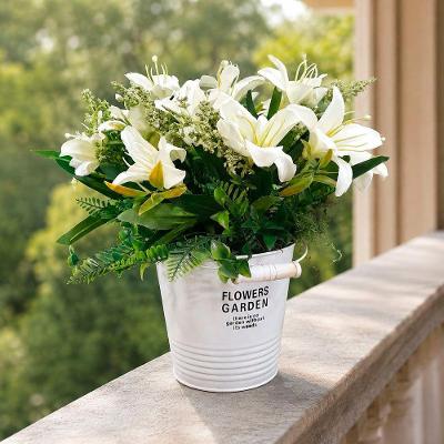 Arranjo Lírios Vaso Decorativo Planta Flores Artificial Branco com Vaso Alumínio e Planta Plástico