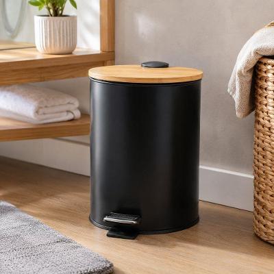 Lixeira com Pedal e Tampa de Bambu 5L Metal Preto Fosco Black Bull