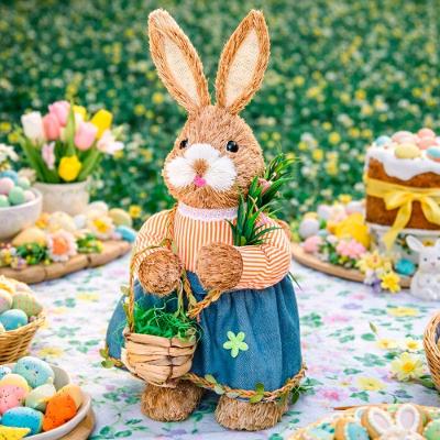 Enfeite Boneca Coelha Páscoa Palha Artesanal Marrom 45CM
