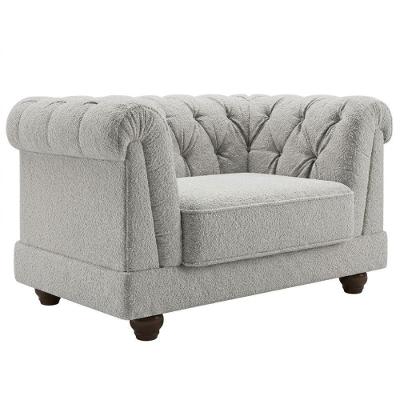 Poltrona Decorativa Acorde Capitonê Bouclé Bege com Pés Torneados Milani Movelaria