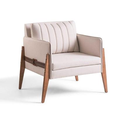 Poltrona Sherlock Estofada com Base em Madeira Carvalho e Tecido Off White