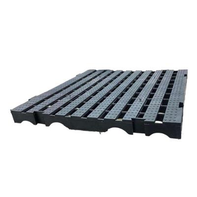 Piso Plástico Estrado Vazado Polipropileno (PP) Quadrado Rústico para Uso Comercial 50x50CM Preto