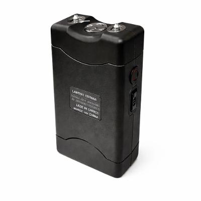 Lanterna Tática de Defesa Pessoal Utimix Recarregável USB com Choque LED Alta Potência Compacta