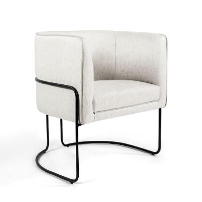 Poltrona Betina Linho Creme A-48 Base De Aço Preto D´rossi