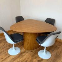 Mesa De Jantar Cone Orgânica 100x103cm Tampo Freijó Base Freijó Cor Marrom