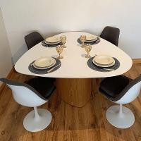 Mesa De Jantar Cone Orgânica 140x144 Cm Tampo Laca Branca Base Freijó Cor Marrom - 5