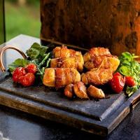 Kit 2 Grelha De Pedra Sabão Quadrada 20x20 Cm + 4 Cumbucas Com Suporte De Madeira - 4