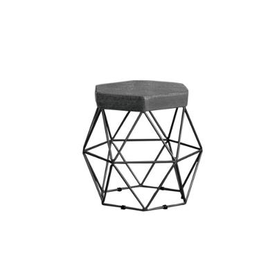 Puff Decorativo Onix Com Armação Preto Para Sala Em Linho
