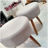 Kit 2 Puff Banqueta Redondo Para Sala Recepção Suede Bege Pés Palito - 4