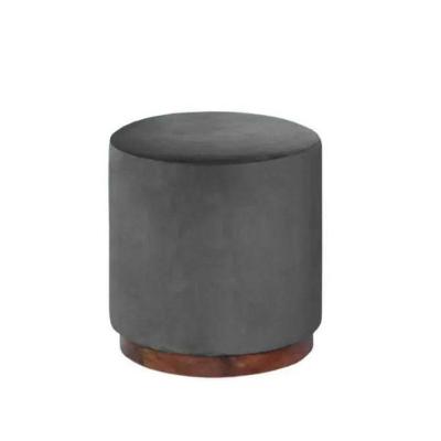 Puff Barcelona Decorativo Veludo Cinza Chumbo E Base Madeira