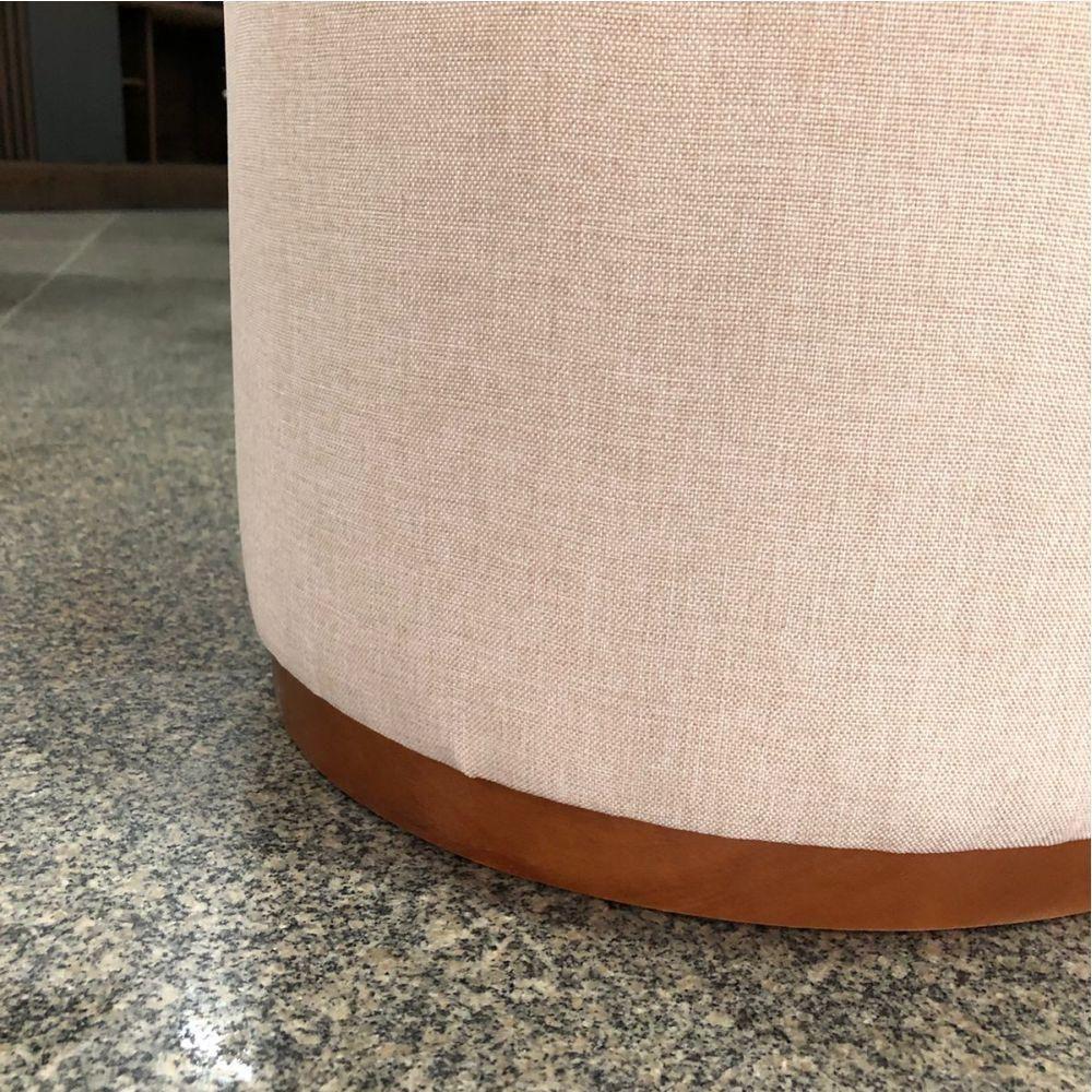 Kit 2 Puff Barcelona Decorativo Com Linho Bege E Base Madeira - 2