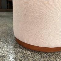 Kit 2 Puff Barcelona Decorativo Com Linho Bege E Base Madeira - 2