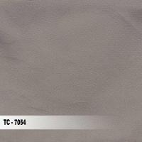 Poltrona Decorativa Catar Com Tachas Veludo Bege Claro