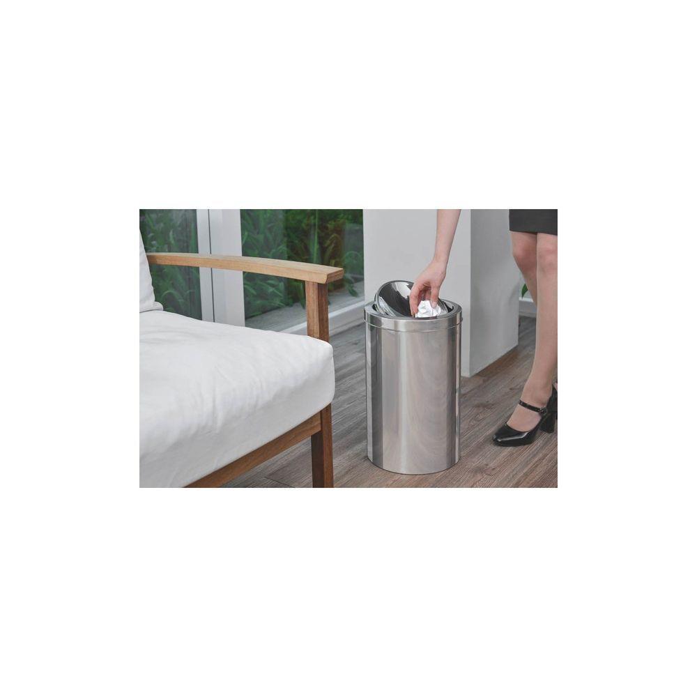 Lixeira Inox Tramontina Swing Com Acabamento Polido E Tampa Basculante 20 L Tramontina - 2