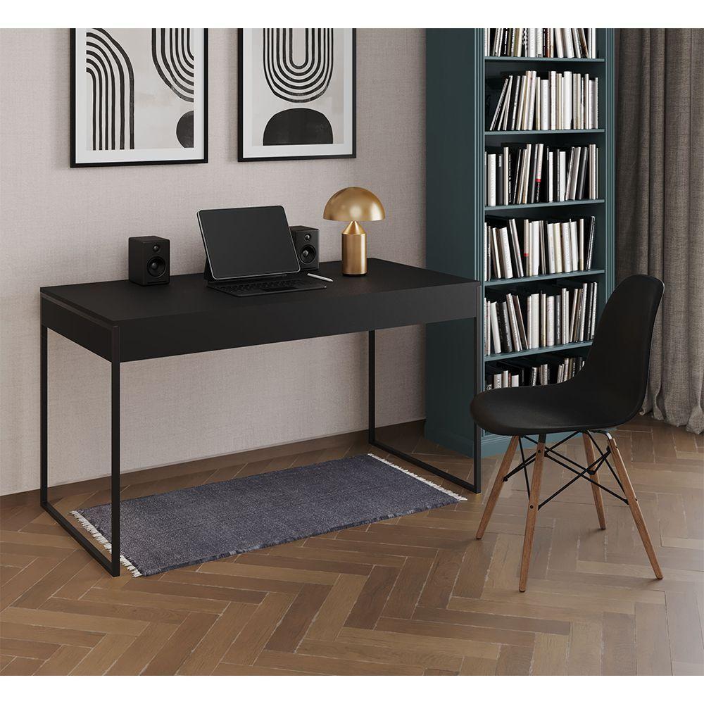 Mesa De Escritório Industrial Malta Preta 137X53Cm Base Ferro Preto Com 1 Cadeira Preta Eames Eiffel - 1