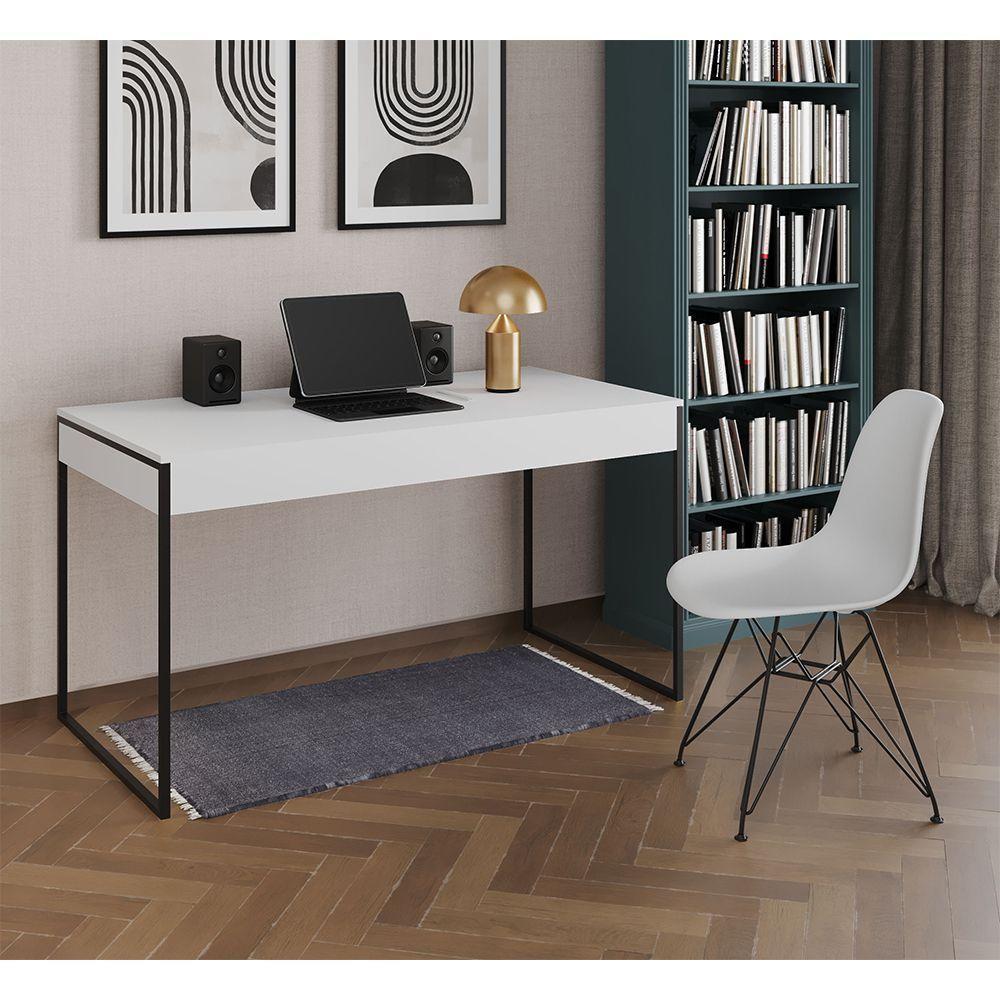 Escrivaninha Industrial Escritório Malta Branca 137X53Cm Com 1 Cadeira Branca Base Ferr Cor: Branco - 1