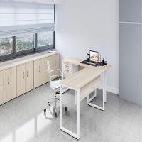 Mesa De Escritório Pé Tubular Pe25 Em Mdp 134 X 60 Cm Cinza Com Base Preta