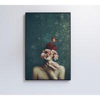 Quadro Mulher Detalhes Flores 40x60 Cm Tecido Canvas