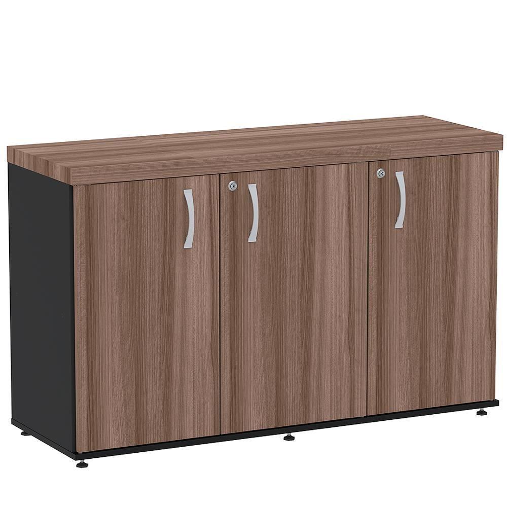 Armário Baixo Credenza Pe40 Pandin 121,50 Cm (Largura) Em Mdp Walnut E Preto Com Três Portas - 1