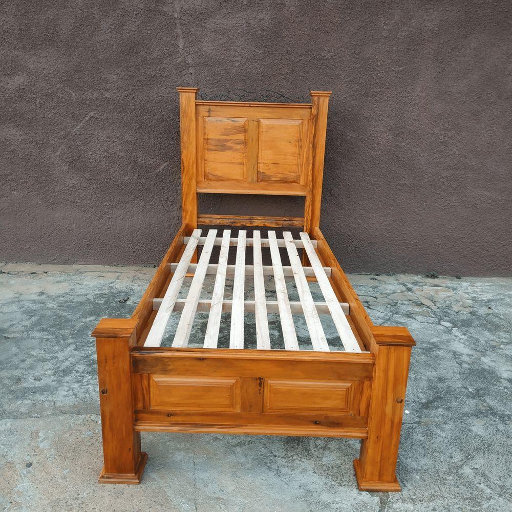 Cama De Solteiro Em Madeira De Demolição Modelo Almofadas Sudeste Rústico - 2