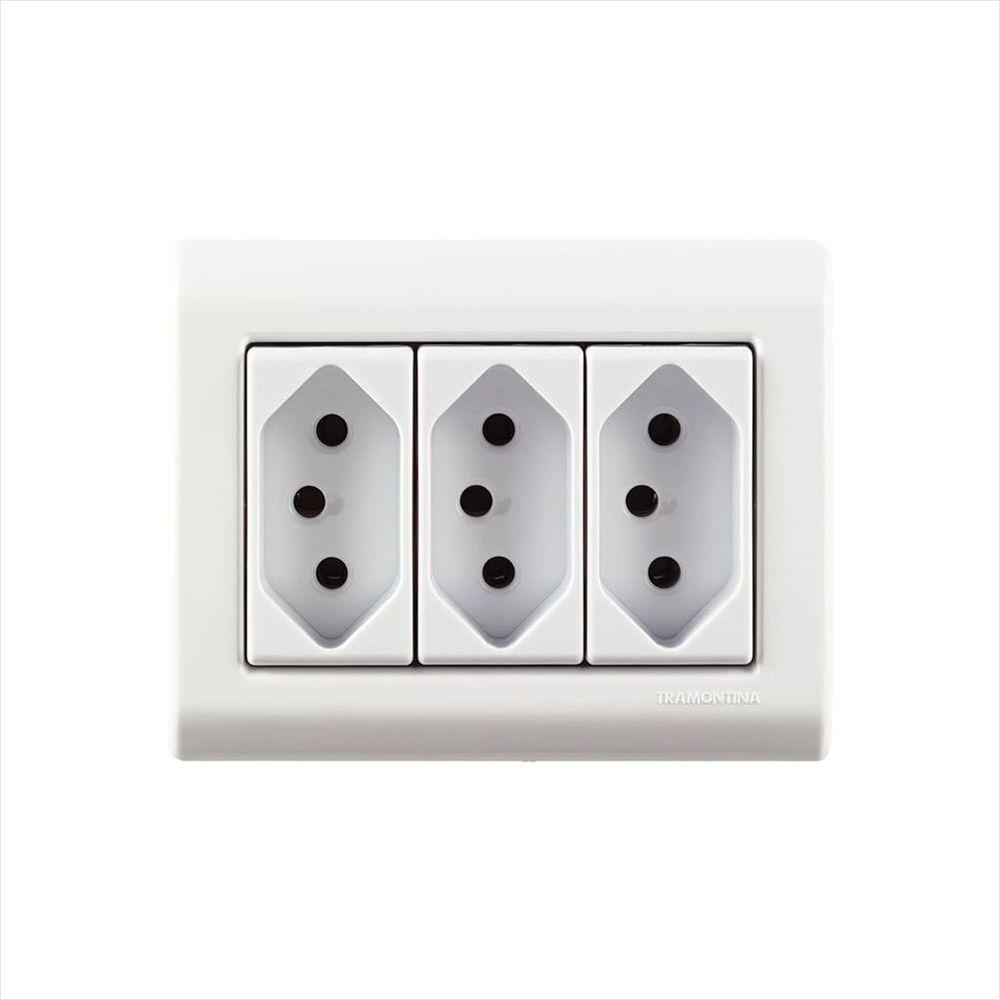 Caixa Com Tampa 3 Tomadas 2P+T 10A/250V - 2
