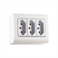 Caixa Com Tampa 3 Tomadas 2P+T 10A/250V - 1