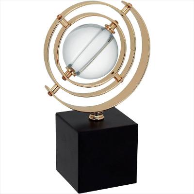 Escultura Metal 23x15x15cm Dourado