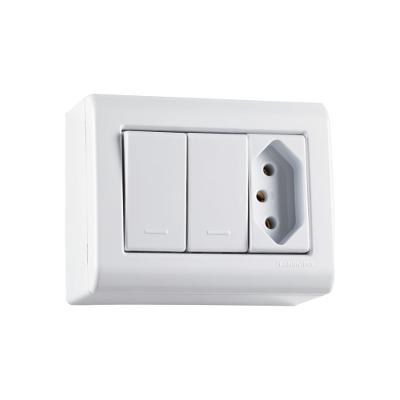 Caixa de Sobrepor com 2 Interruptores Simples 10 A 250 V e 1 Tomada 2P+T 10 A 250 V Tramontina
