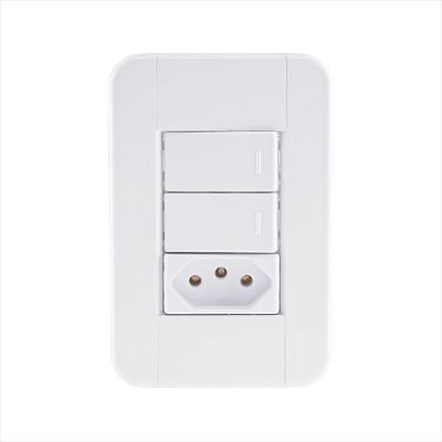 Conjunto 4x2 com 2 Interruptores Simples 10 A 250 V e 1 Tomada 2P+T 20 A 250 V Tramontina Tablet Branco