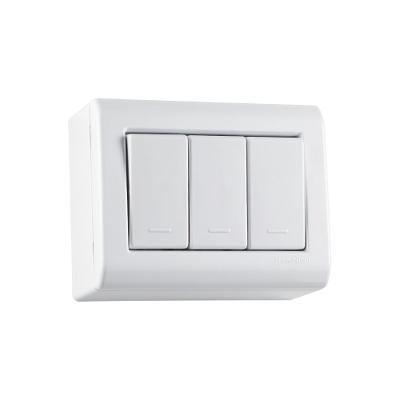 Caixa de Sobrepor com 3 Interruptores Simples 10 A 250 V Tramontina LizFlex Branca