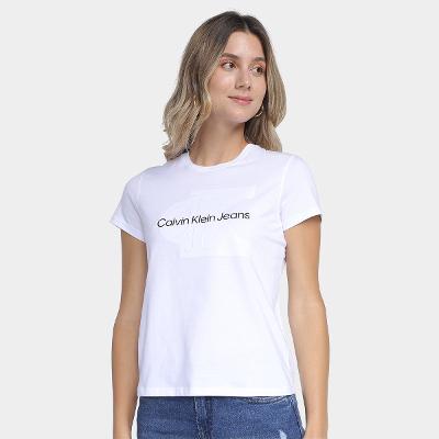 Camiseta Calvin Klein Logo Embossed Feminina